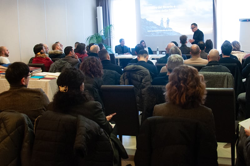 Foto-Articolo_blog_AEAcademyClub_Pettine_01